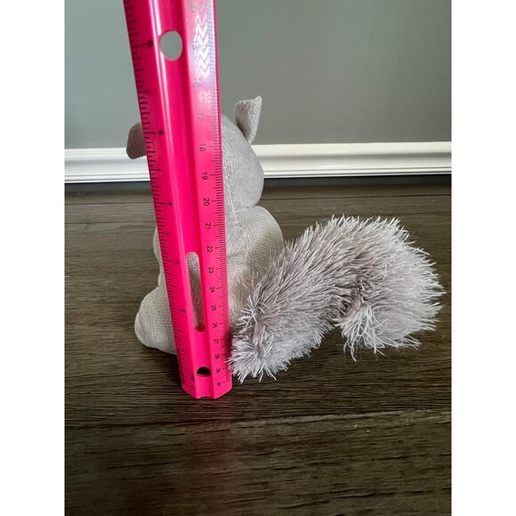 Greenbrier Kennel Club Grey Squirrel with Squeaker‎ Plush Dog Toy - Picture 5 of 5